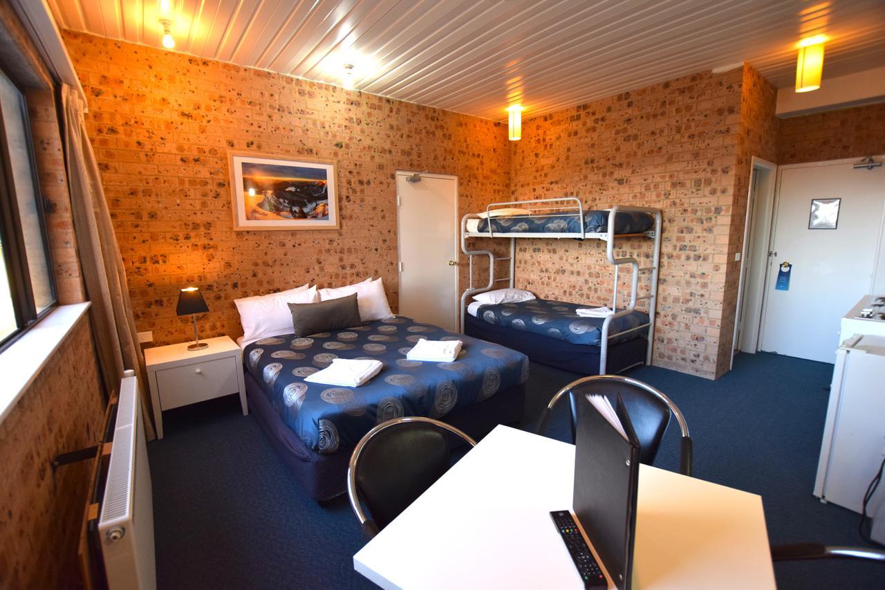 ג'ינדביין Alpine Resort Motel מראה חיצוני תמונה
