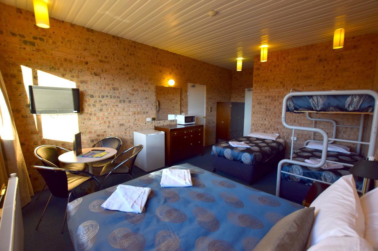 ג'ינדביין Alpine Resort Motel מראה חיצוני תמונה