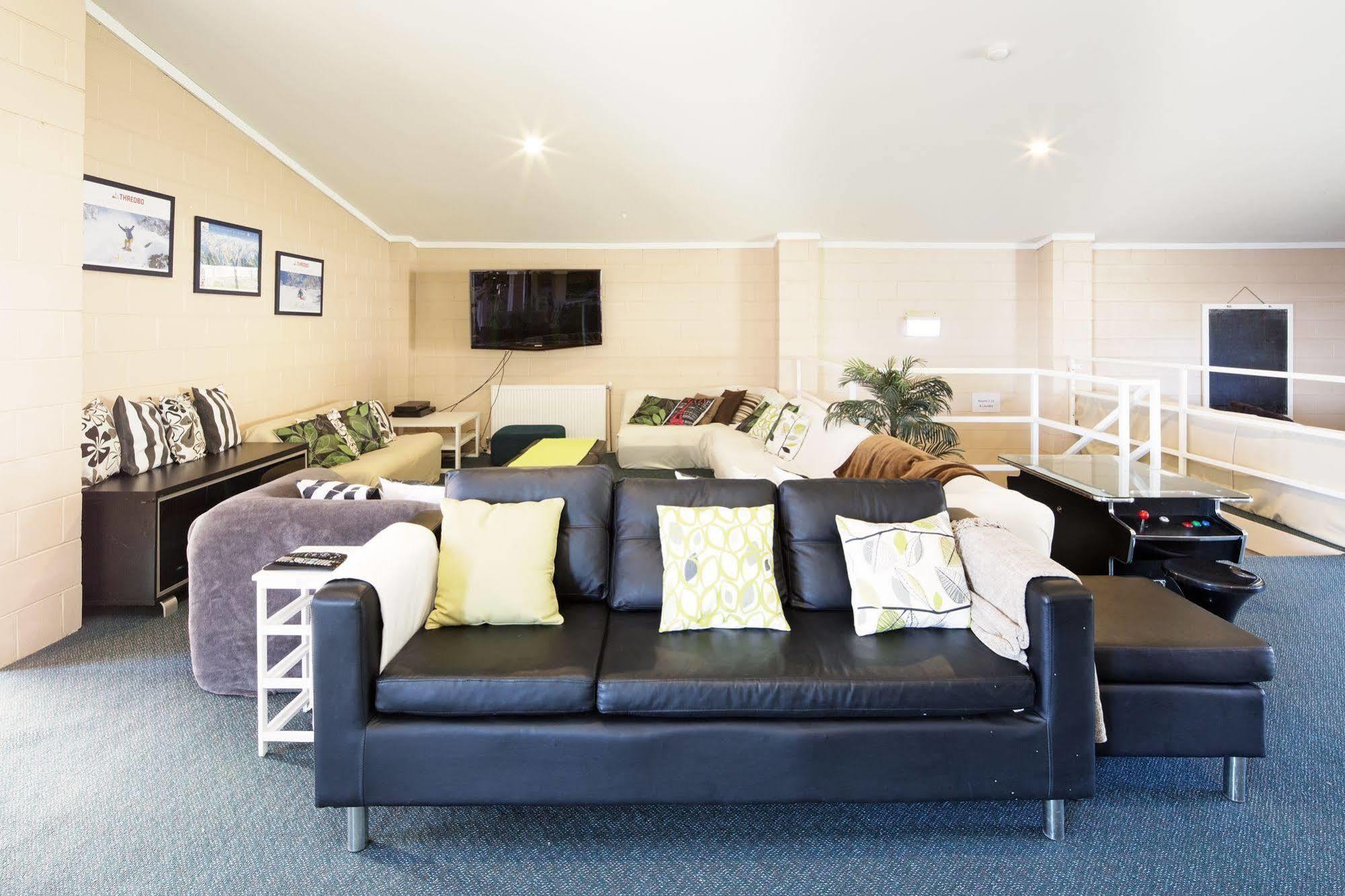 ג'ינדביין Alpine Resort Motel מראה חיצוני תמונה