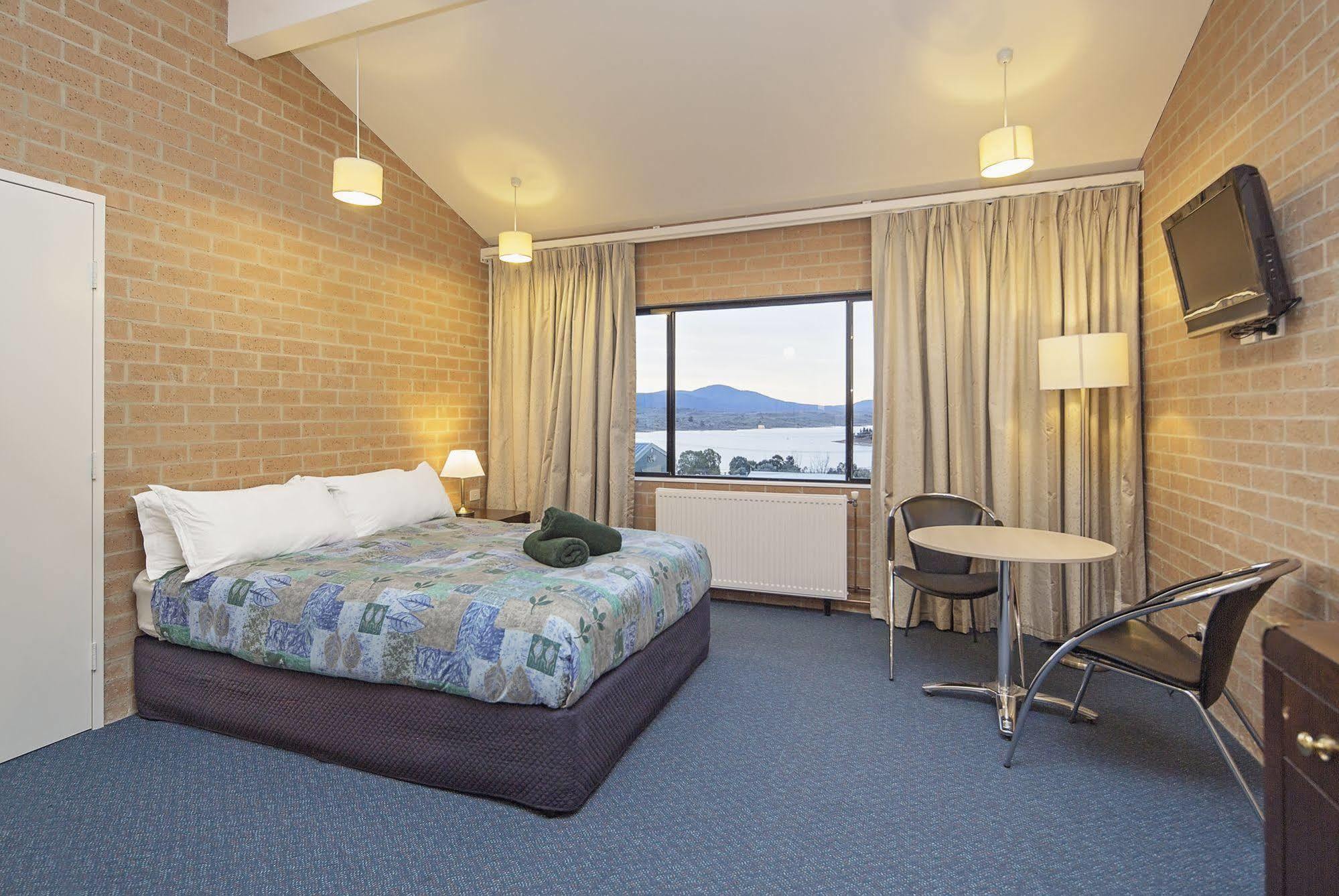 ג'ינדביין Alpine Resort Motel מראה חיצוני תמונה