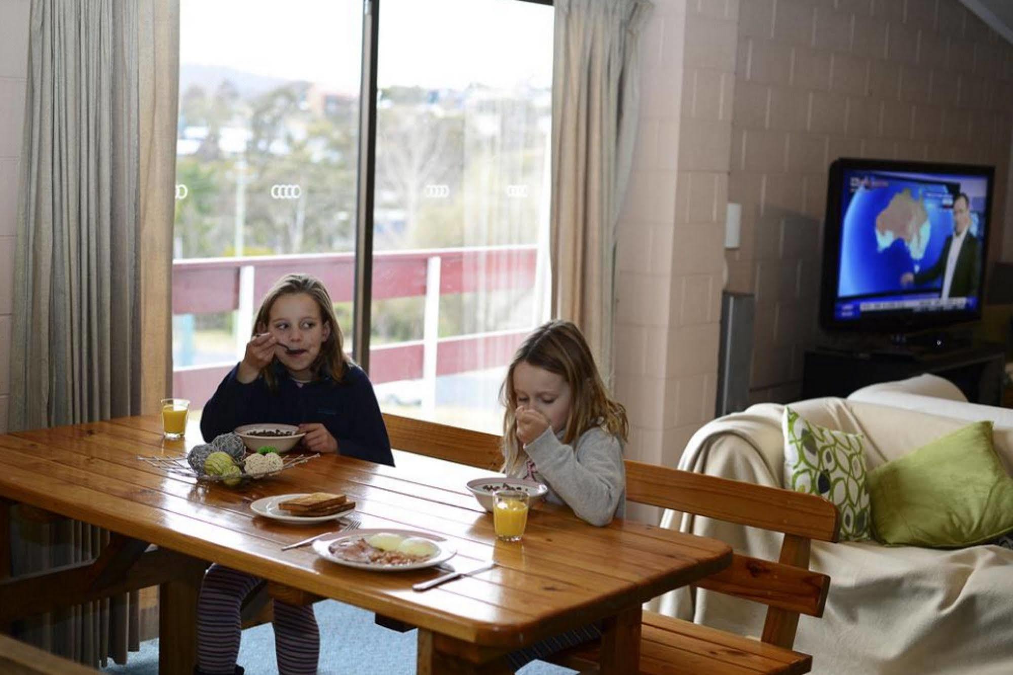 ג'ינדביין Alpine Resort Motel מראה חיצוני תמונה