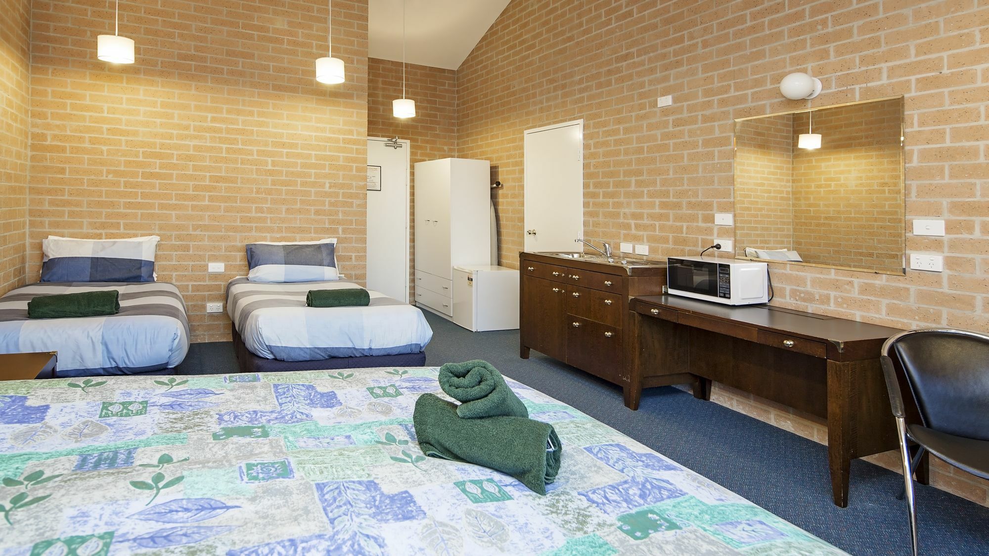 ג'ינדביין Alpine Resort Motel מראה חיצוני תמונה
